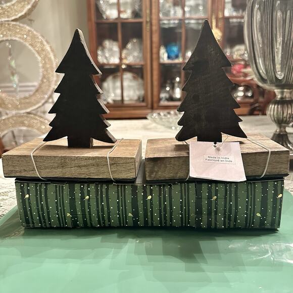 Balsam & Fir Trading Co. Set of 2 Wooden Christmas Tree Stocking Holders - Picture 6 of 12
